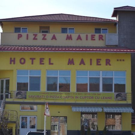 Hotel Maier Хунедоара Экстерьер фото