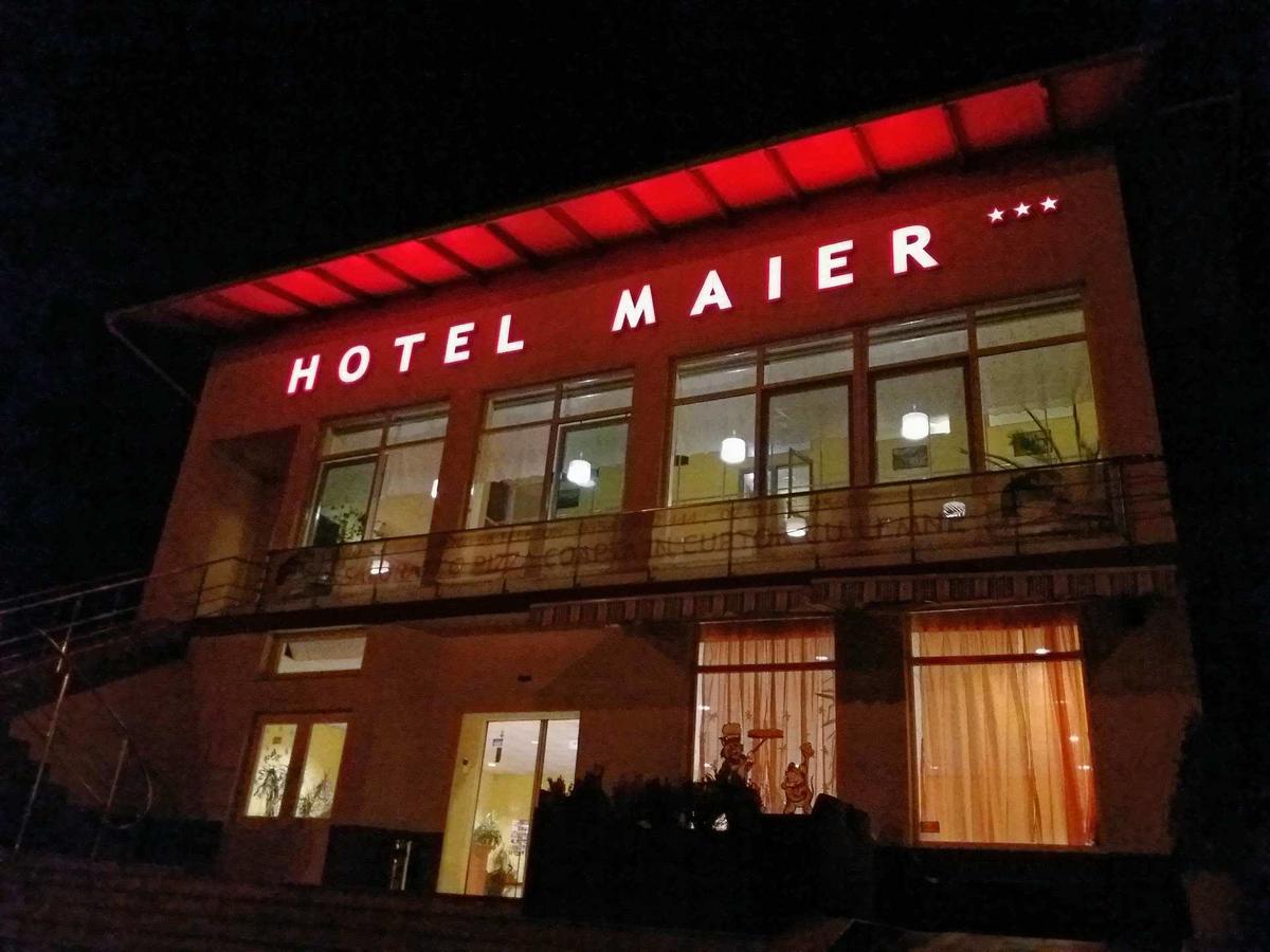 Hotel Maier Хунедоара Экстерьер фото